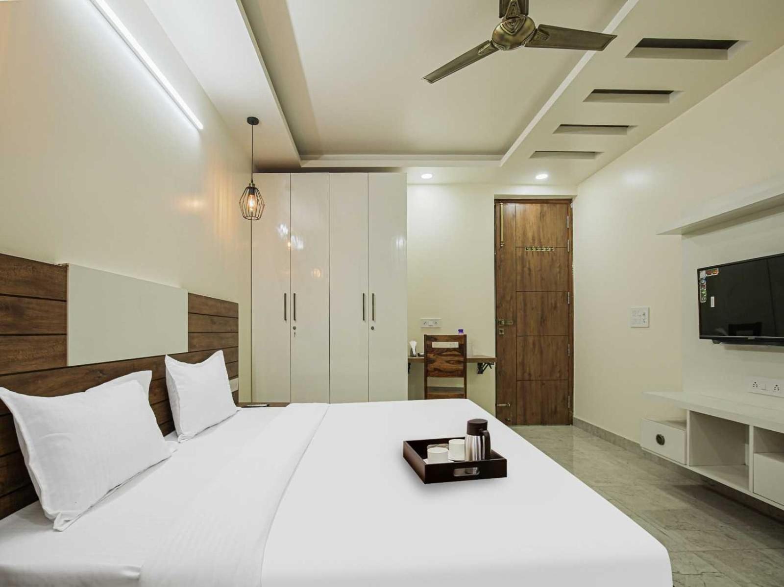Hotel Maharaja Palace Gurgaon Exterior photo